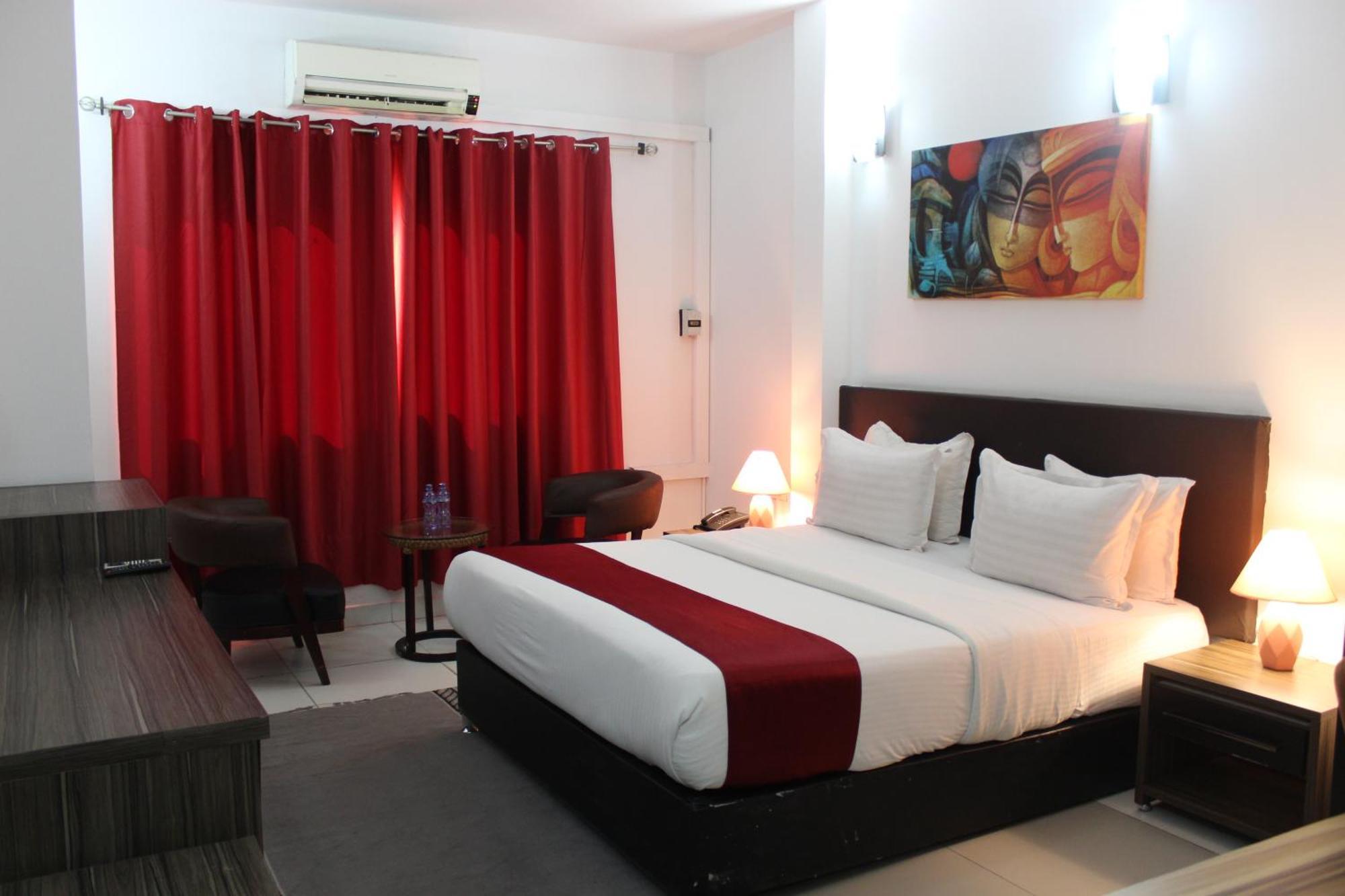 Hotel Belle Vie Киншаса Экстерьер фото