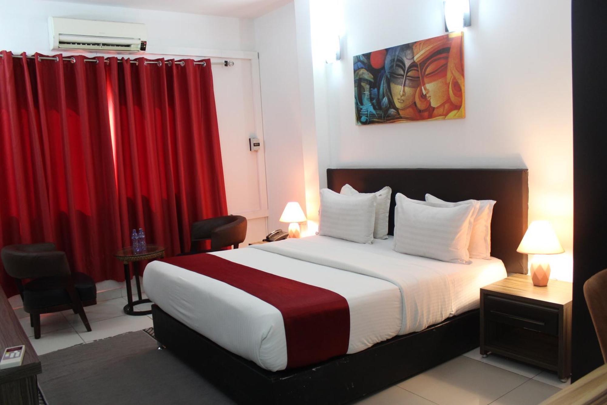 Hotel Belle Vie Киншаса Экстерьер фото