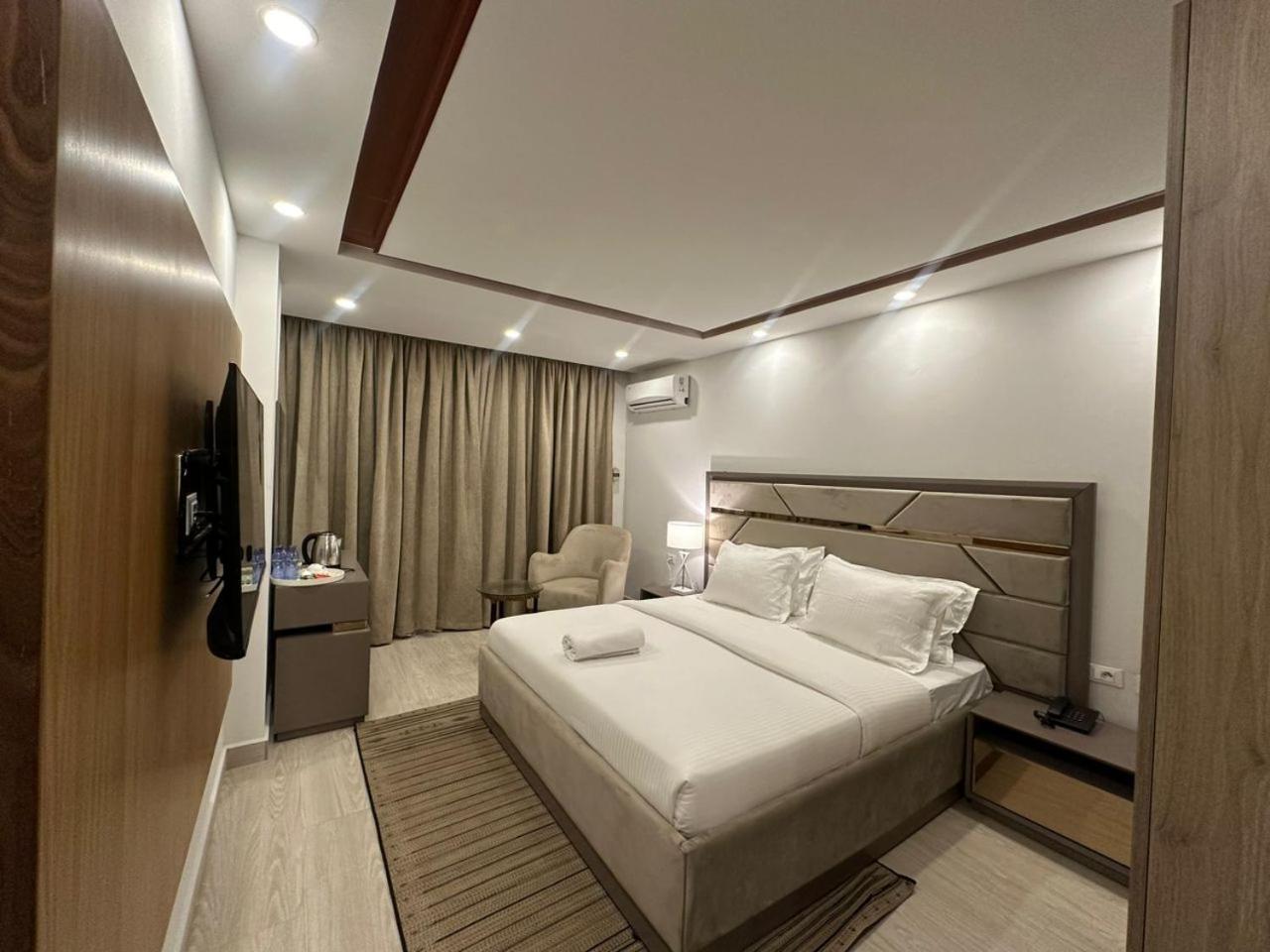 Hotel Belle Vie Киншаса Экстерьер фото