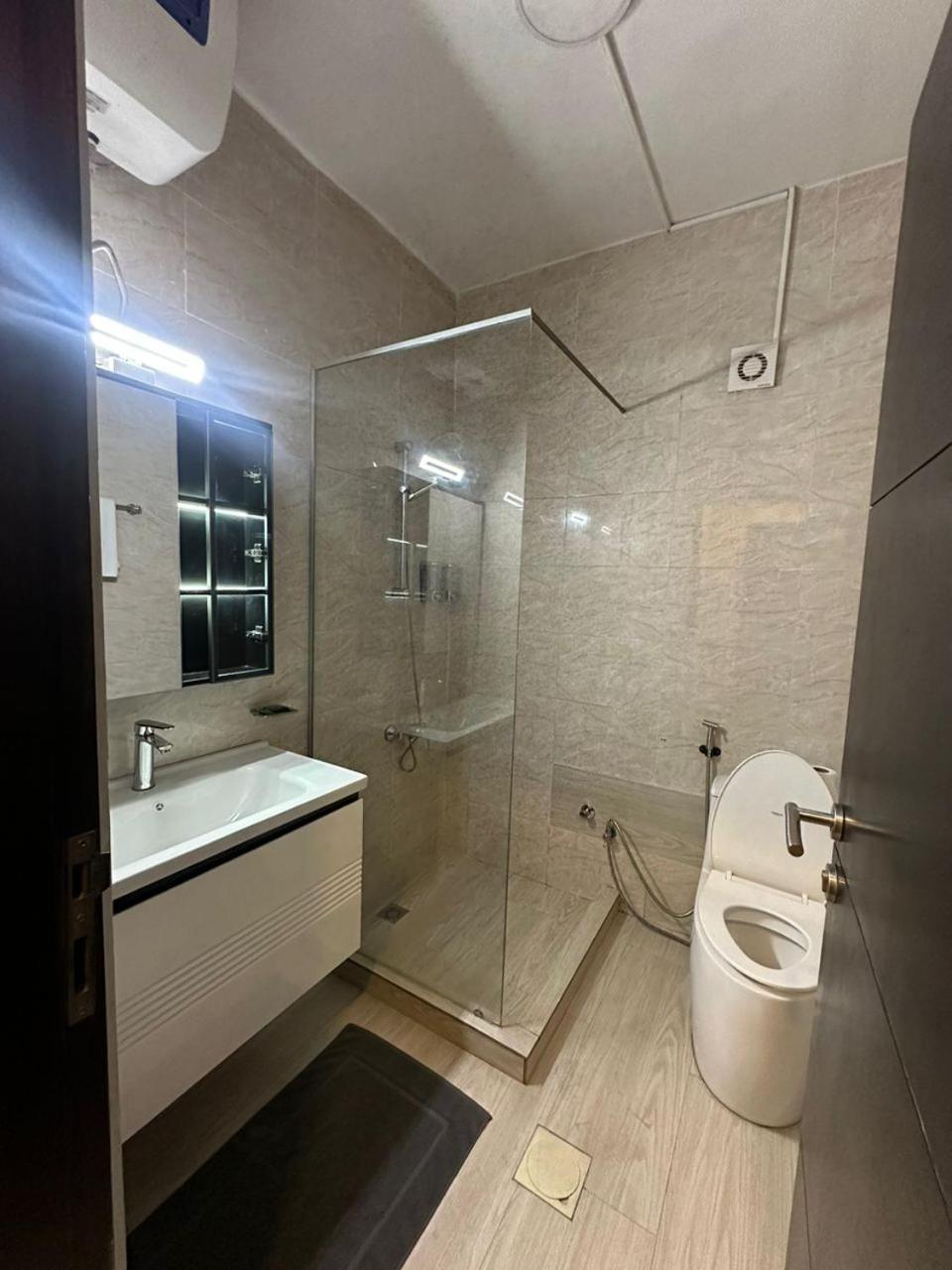 Hotel Belle Vie Киншаса Экстерьер фото